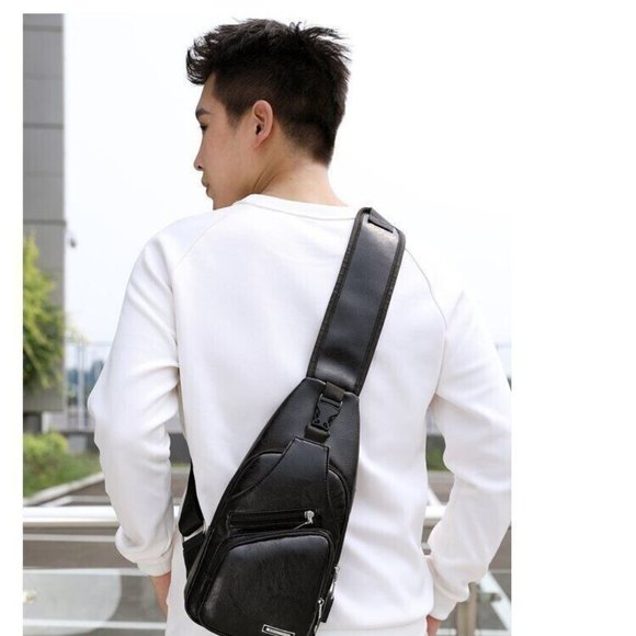 Men's Shoulder Crossbody Bag Sling Chest Pack W/ USB Charge Port & USB Cord New - Picture 1 of 10